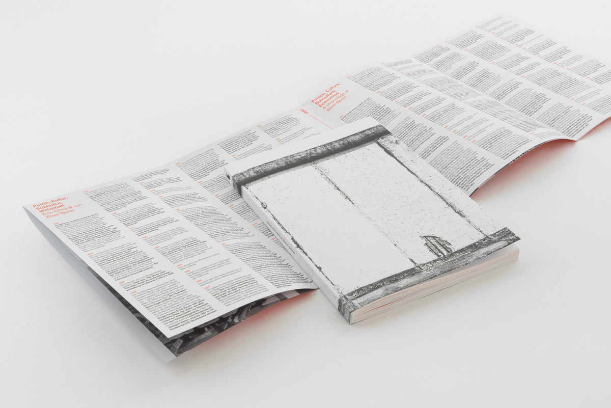 A5/09 West-Berlin Grafik-Design – photo of a fold-out spread with dense text pages